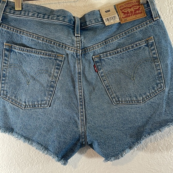 Levi’s 501 High Rise Med Wash Denim Distressed Shorts With Pockets Size 33 NEW - Picture 6 of 11